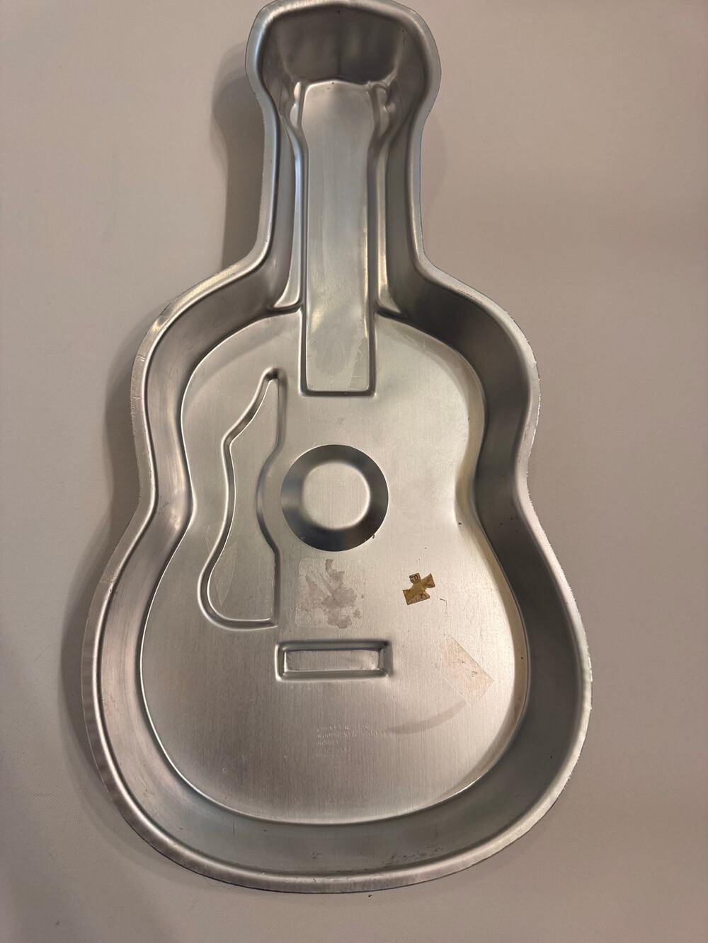 Vintage 1977 Wilton 502-933 Guitar Cake Pan 1 Hole 19x10x2